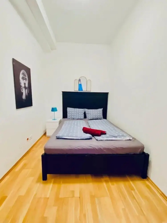 2BR Apartment Close to Stadthalle