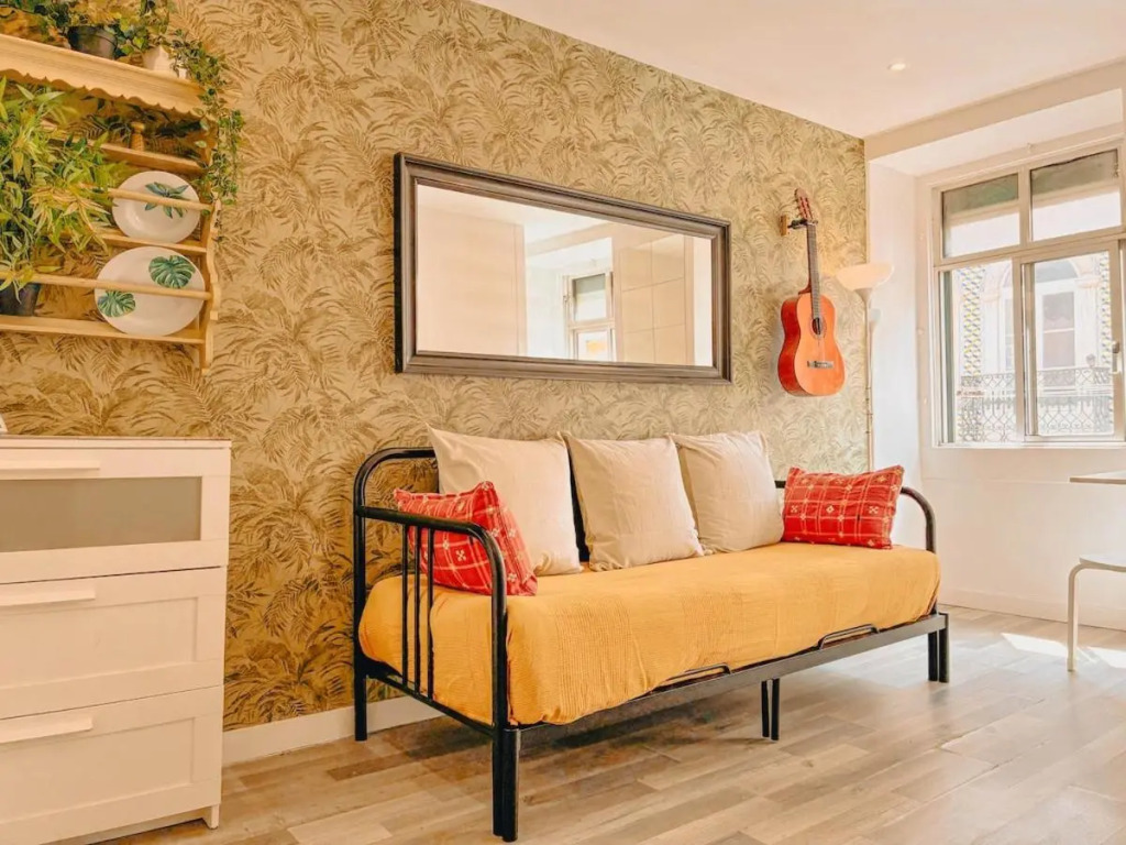 Charming Local Flat Near Sao Bento Palace