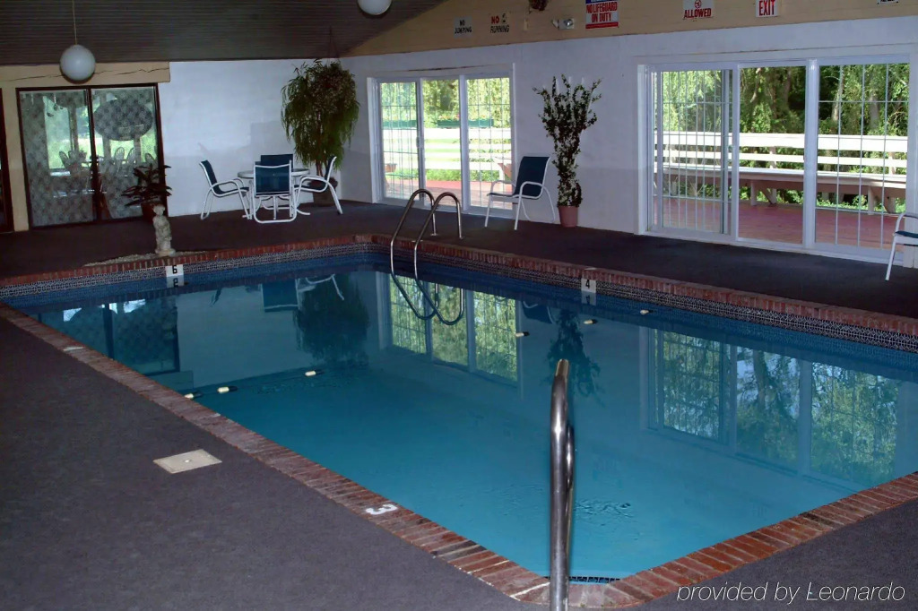 Hampton Falls Inn
