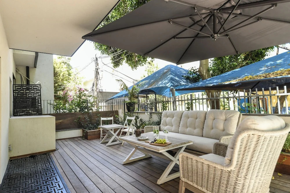 Stylish 3BR Apt with Patio in the City