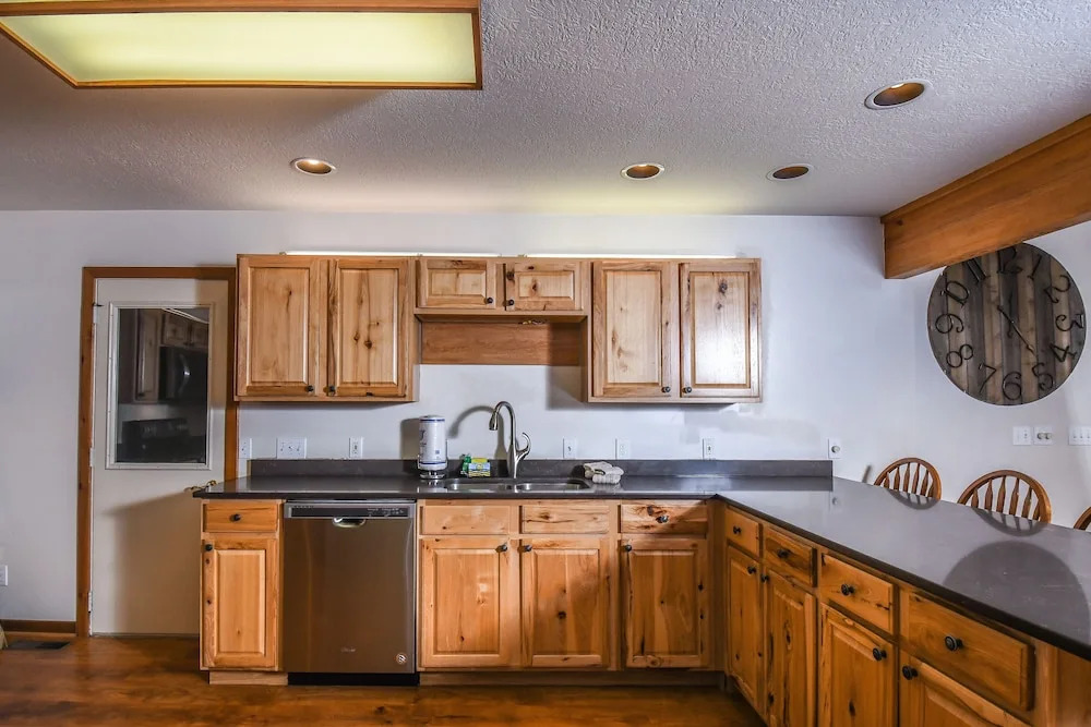Over the Rainbow 4 Bedroom House