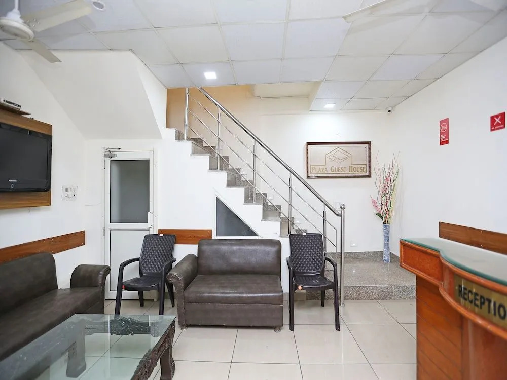 OYO Flagship 9554 Hotel Grand Plaza