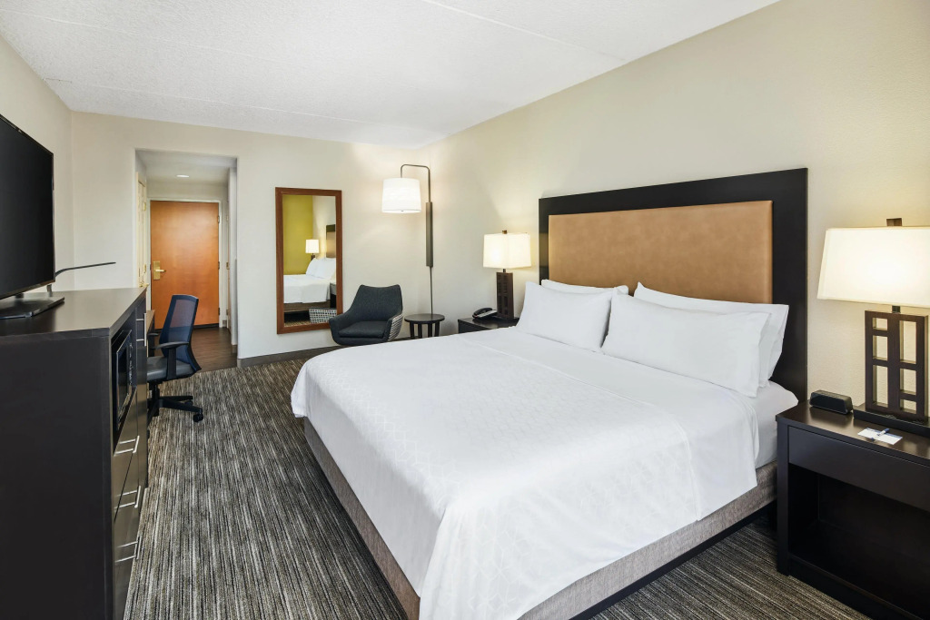 Holiday Inn Express & Suites Jacksonville South East - Medical Center Area by IHG