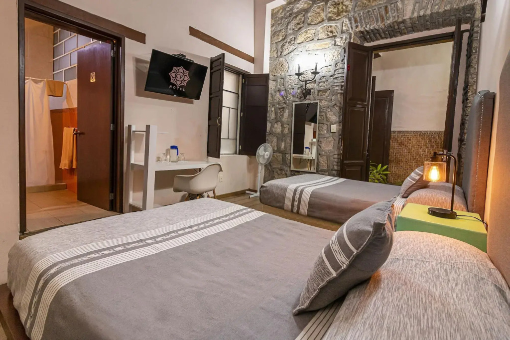 Hotel Cantera Rosa