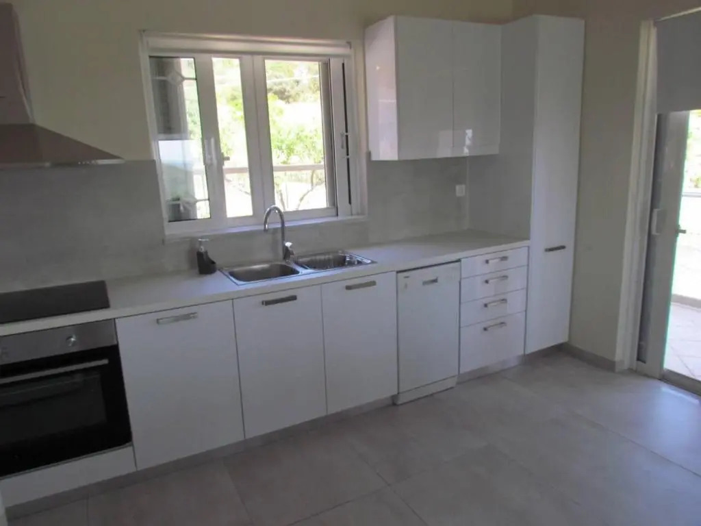 Beautiful 3-Bed House in Chania with garden