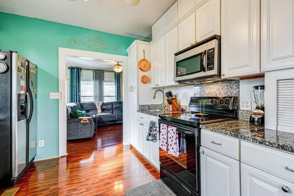 'storybook Craftsman' Home w/ Private Hot Tub!