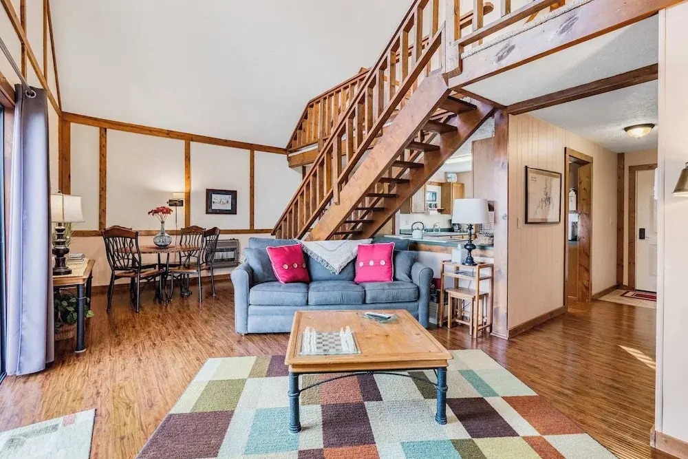 The Cottages on Lake Bluff -nearby Table Rock Lake!