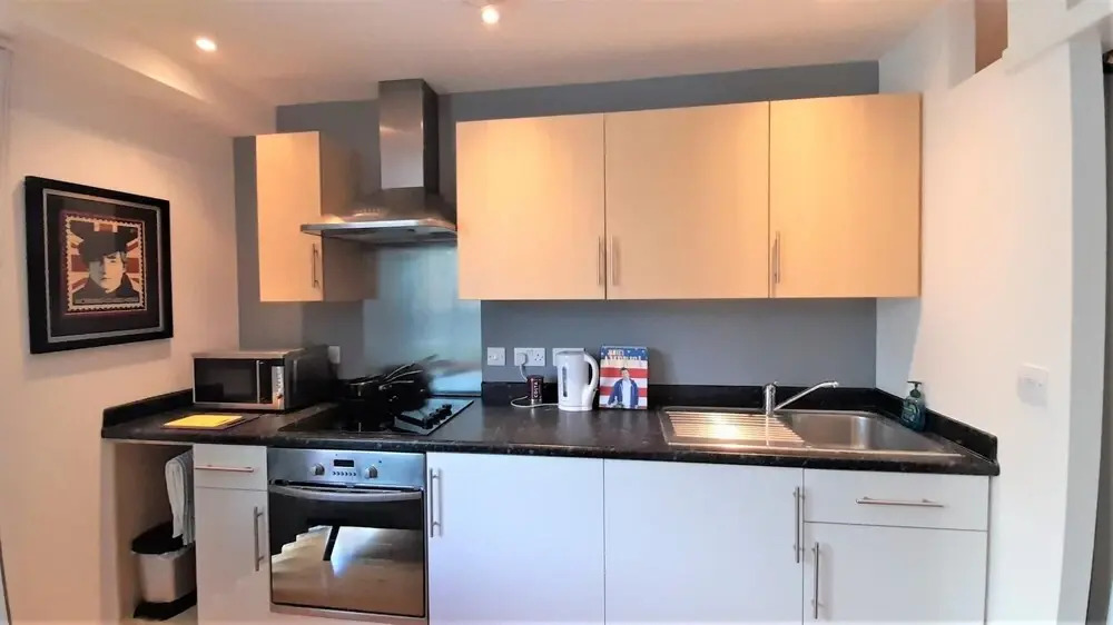 Contemporary 1 Bedroom Apartment - Mailbox