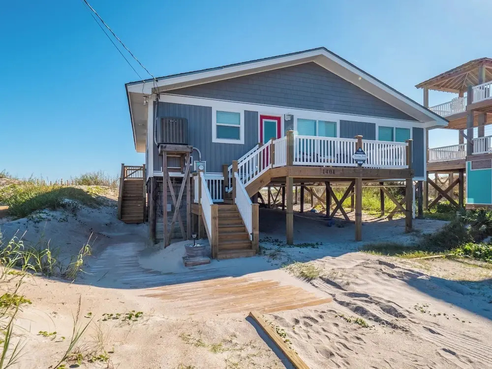 Sea Paradise Cottage by Topsail Realty