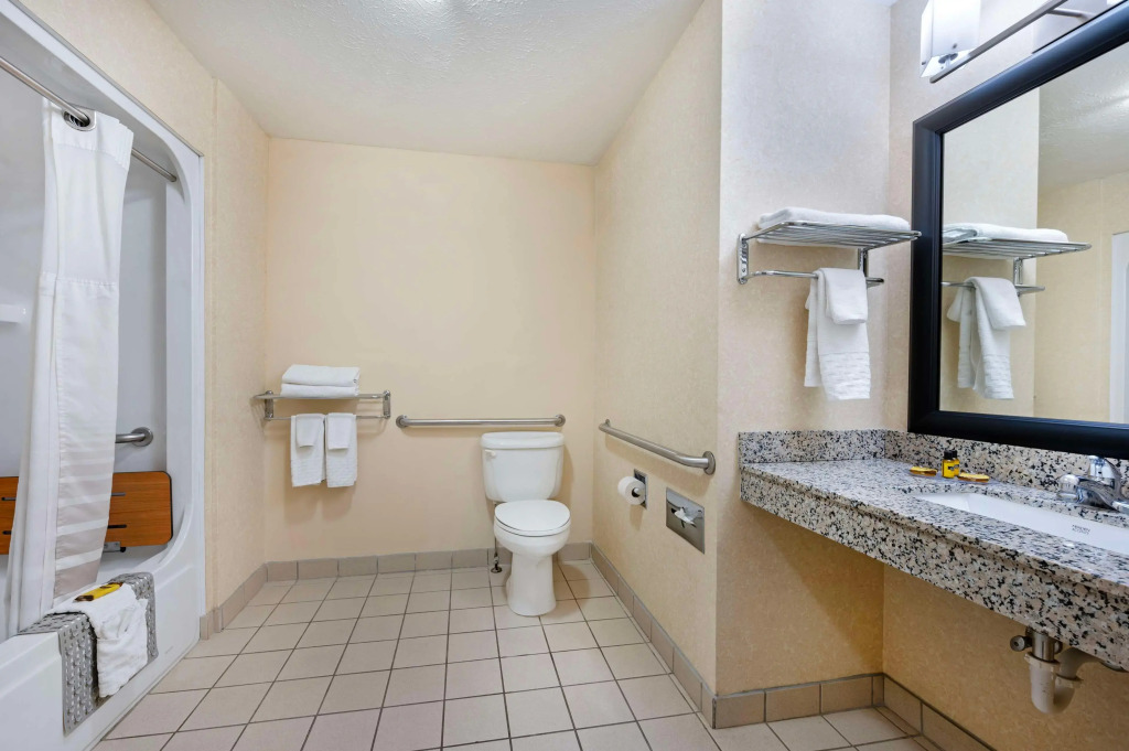 Best Western Plus Howe Inn