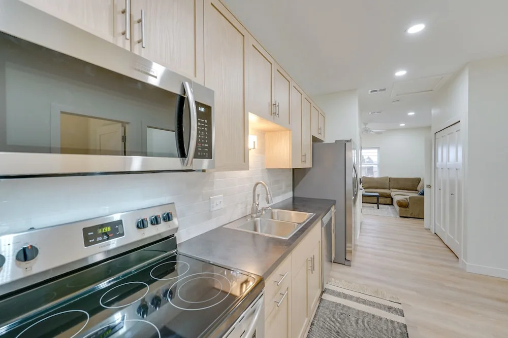 Sleek Apartment Near St Clair City Boat Harbor!