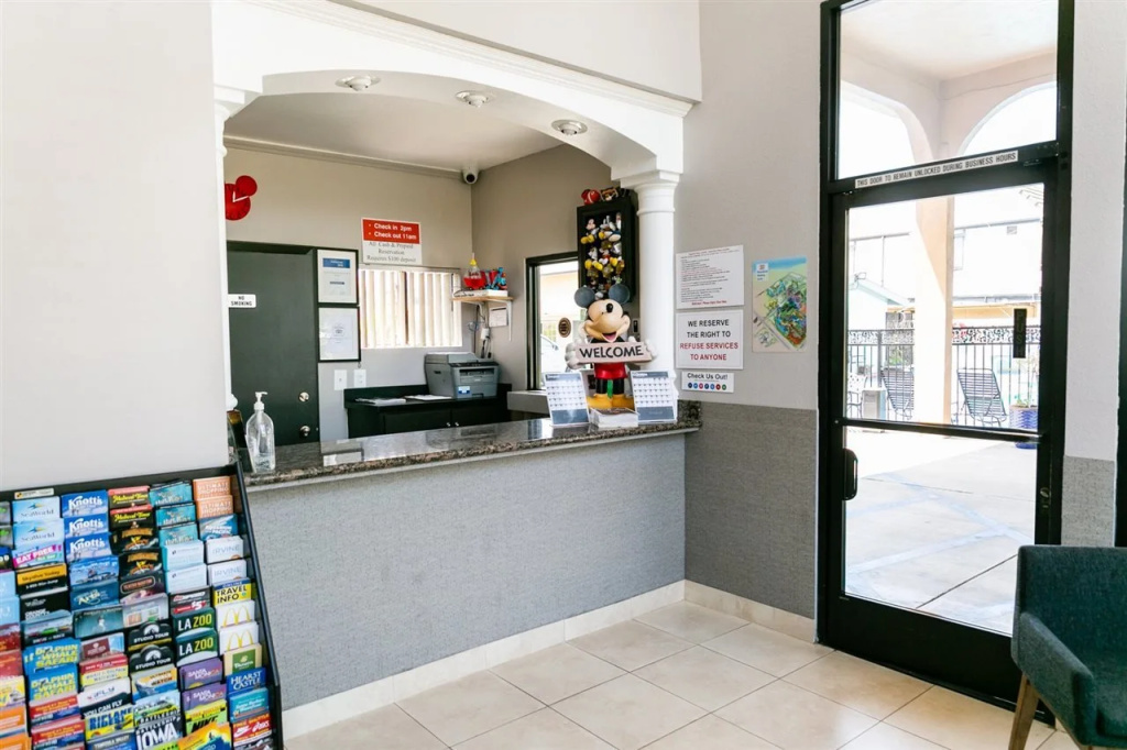 Anaheim Discovery Inn and Suites