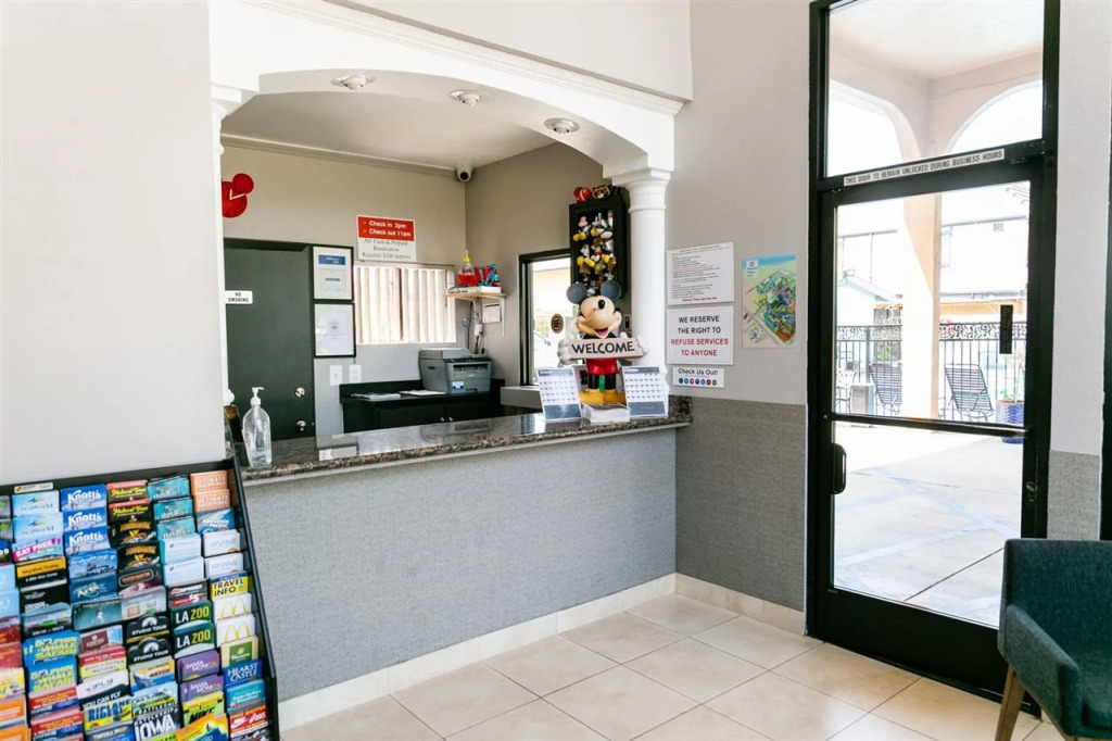 Anaheim Discovery Inn and Suites