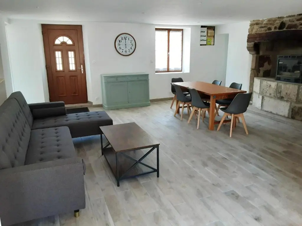 Maison de 3 chambres avec jardin clos et wifi a Quettehou