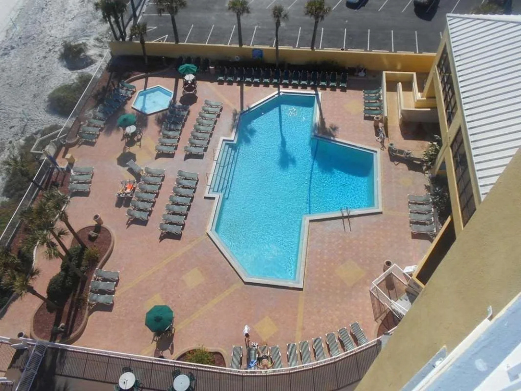 Отель Renaissance Daytona Beach Oceanfront