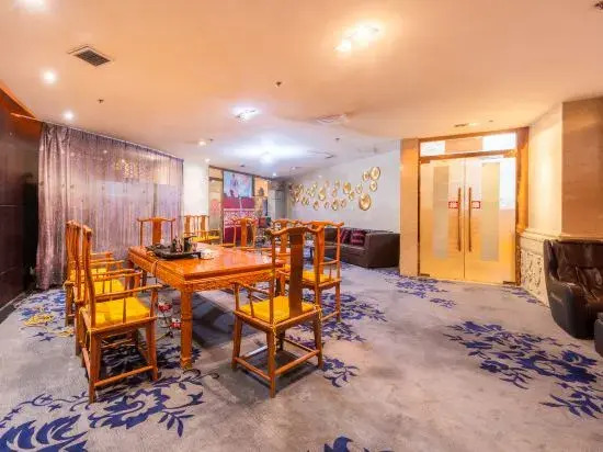 East River International Hotel