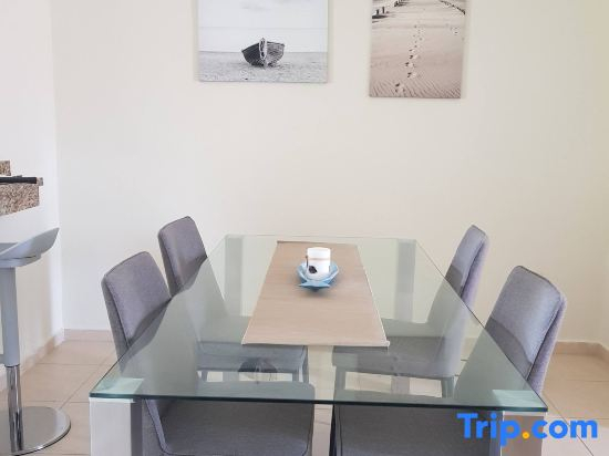 2BR Condo with Pool, Walk to Beach, Bávaro