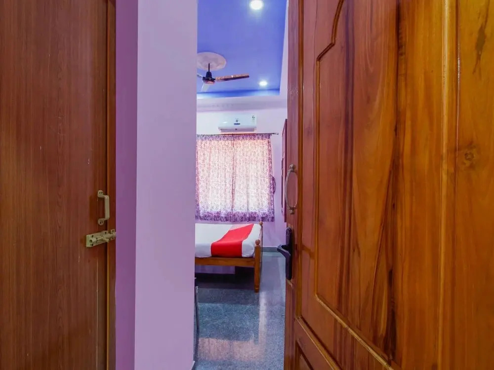 The Grand Diamond By OYO Rooms