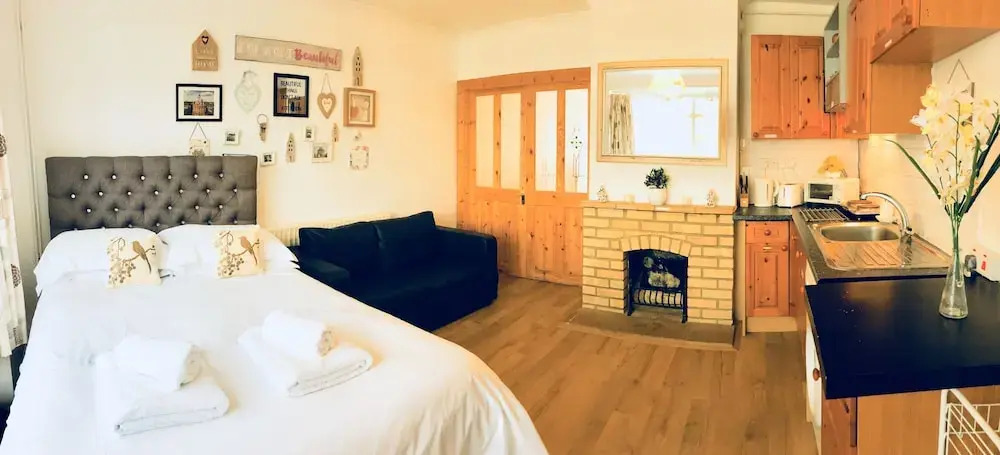 Cosy Inn Self-Contained Studio - Free Parking