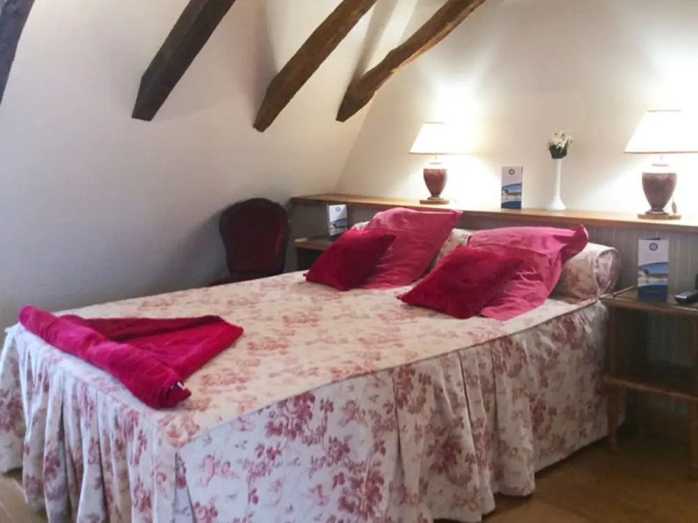 Lavish Villa on an Exclusive Estate in Liorac-sur-louyre With Pool