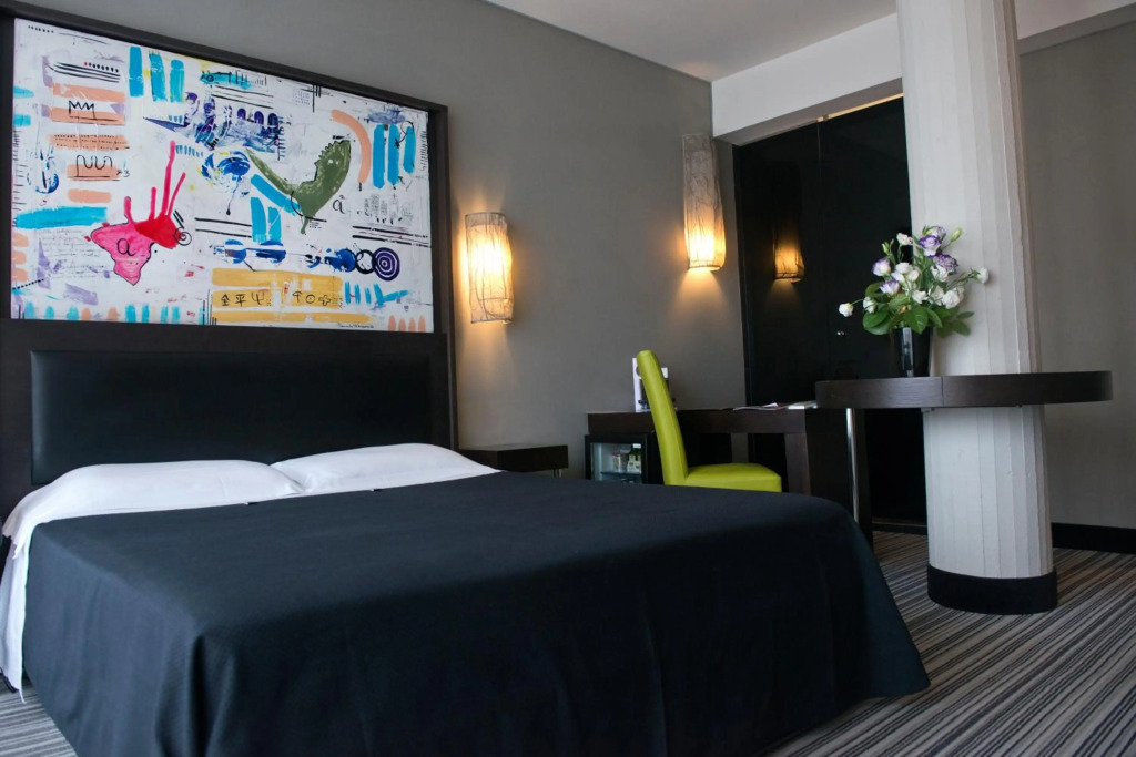 Twentyone Hotel