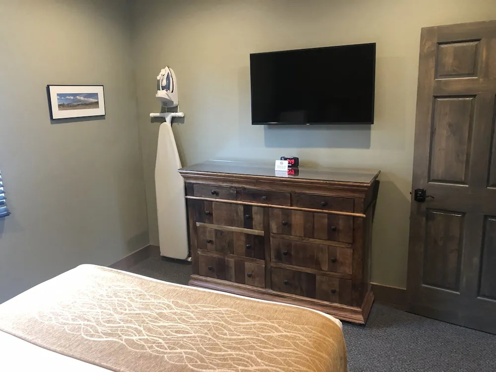 Roosevelt Hotel & Cabins - Yellowstone