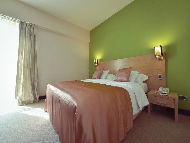 City Hotel