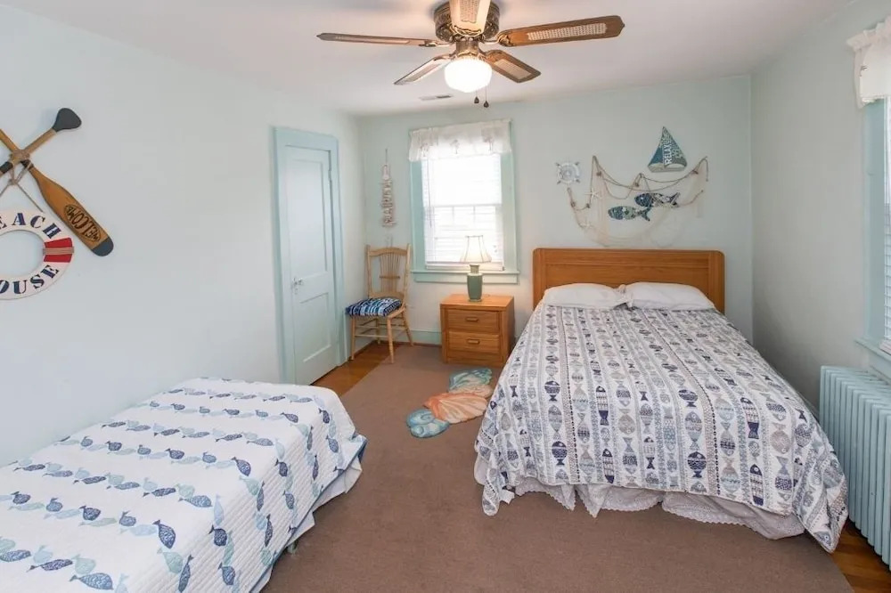 Sea Dog 5 Bedrooms 3 Bathrooms Home