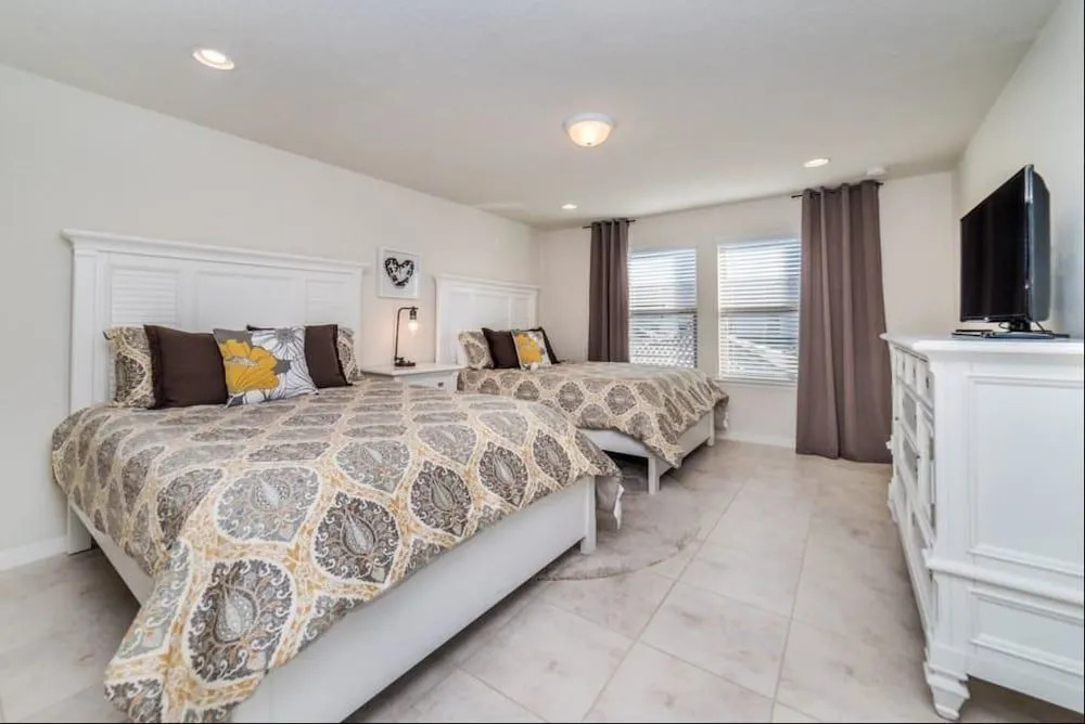 Contemporary Retreat 5 Bedroom Private Pool Home-near Disney