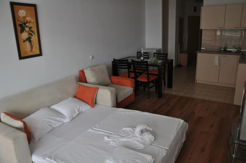 Sunny Holiday Apartments