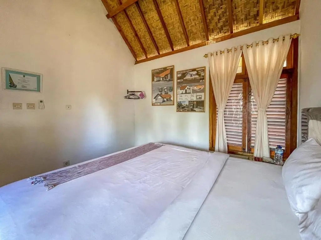 Aira Homestay Near Pantai Kuta Mandalika