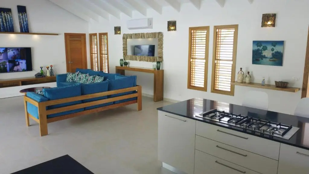 Flor de Coco, Villa neuve, 5 chambres, 5 salles de bains et grande piscine à 250 mètres de la plage