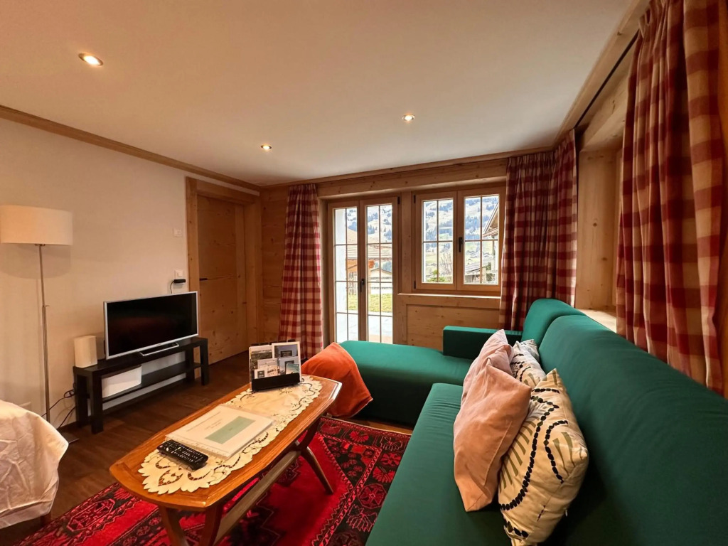 Budget room mountain view ground floor of Chalet Solaria