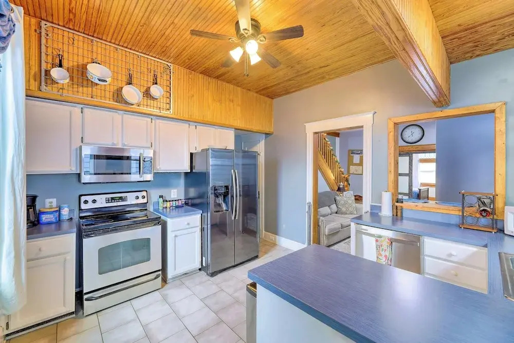 Cincinnati Home w/ Deck & Private Hot Tub