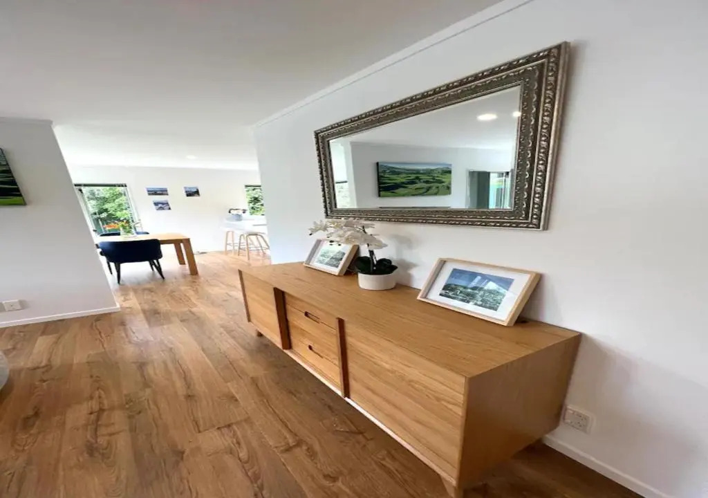 Private and sunny 3-bedroom home with parking