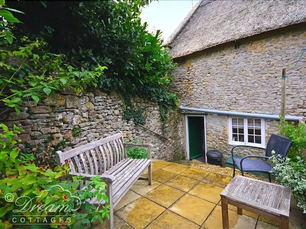 Poppas Cottage, BURTON BRADSTOCK