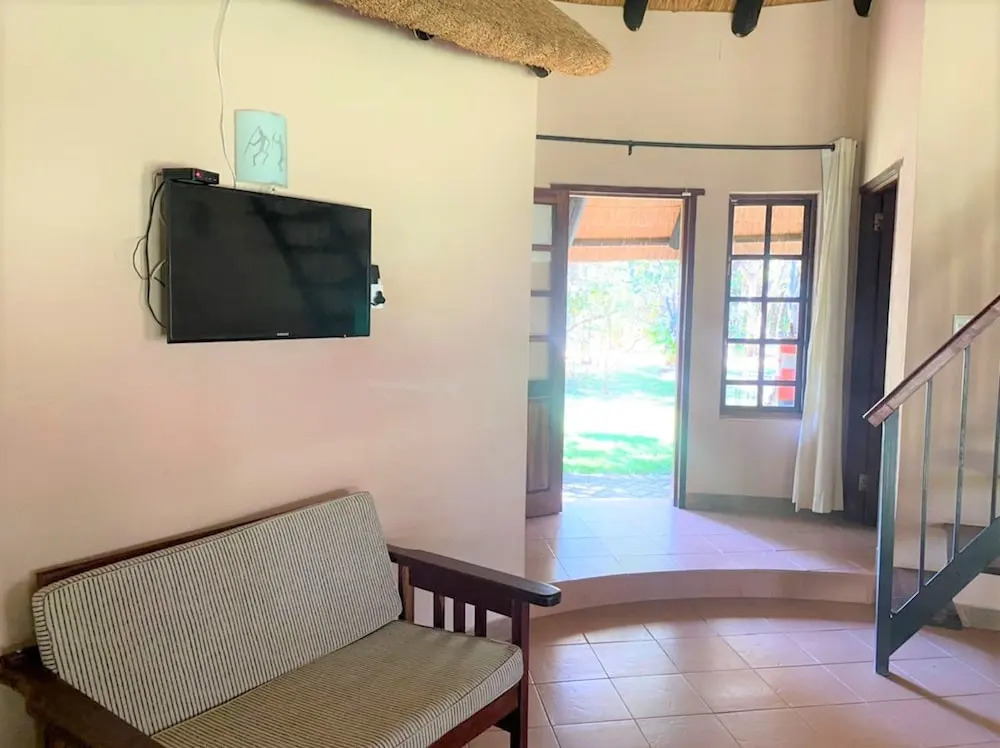 Family Lodge in Natural African Bush - 2115
