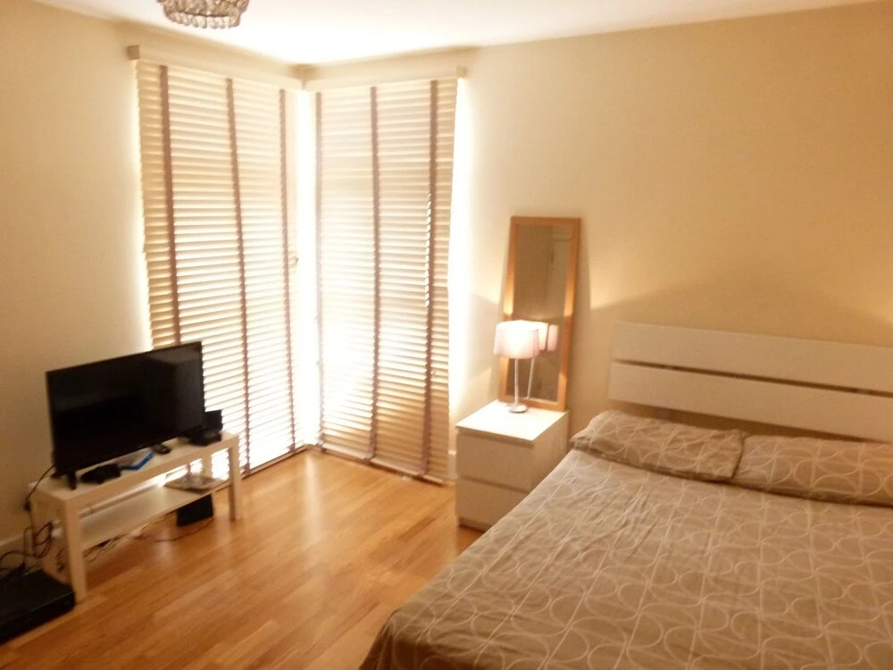 SS Property Hub - Kensington Area Family Apartment