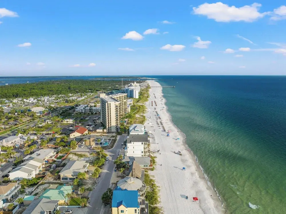 Pineapple Paradise! 6BR 7BA Beachfront House! Private Pool! Grill! Sleeps 16!
