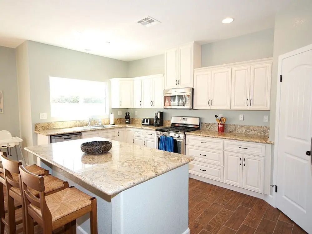 Mickey's Beach House 6 Bedrooms 3.5 Bathrooms Home