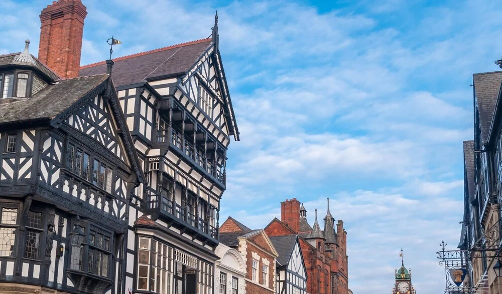 The Gathering Chester 2 Sleeps 14 Very Close to City Centre Racecourse Within Walls