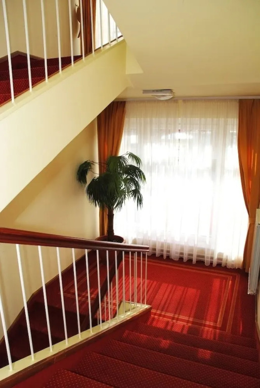 Hotel Zvezda