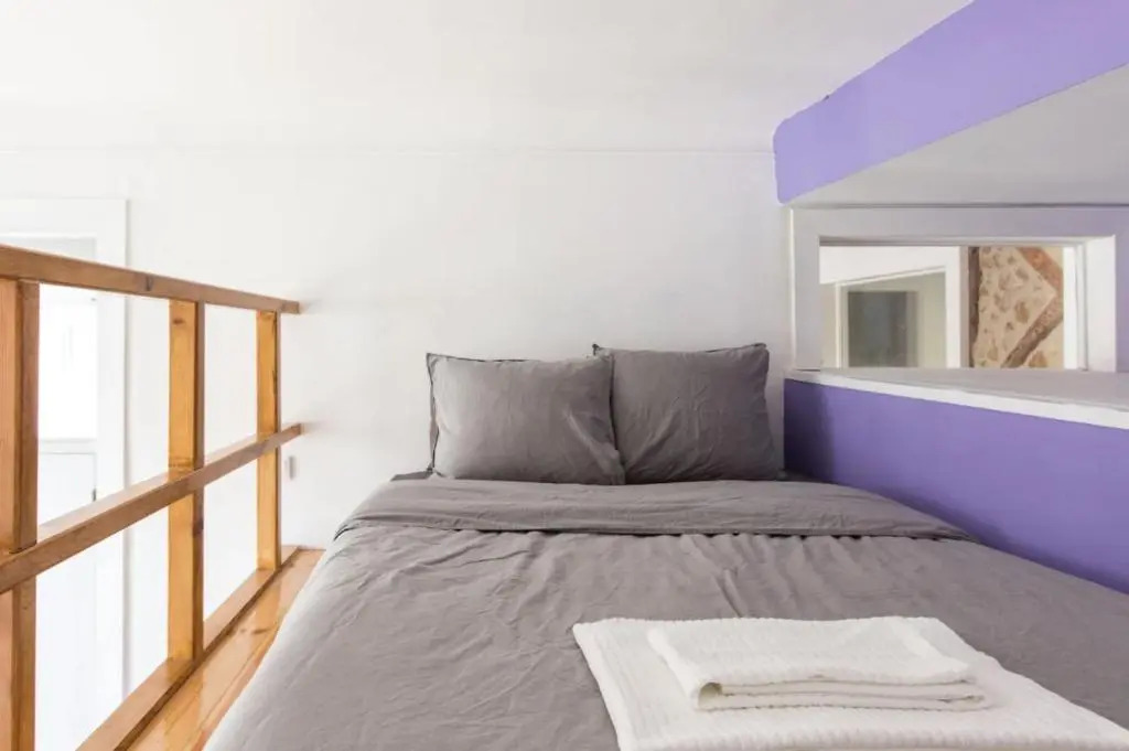 Beautiful 2BR high ceiling/50m from TimeOut market