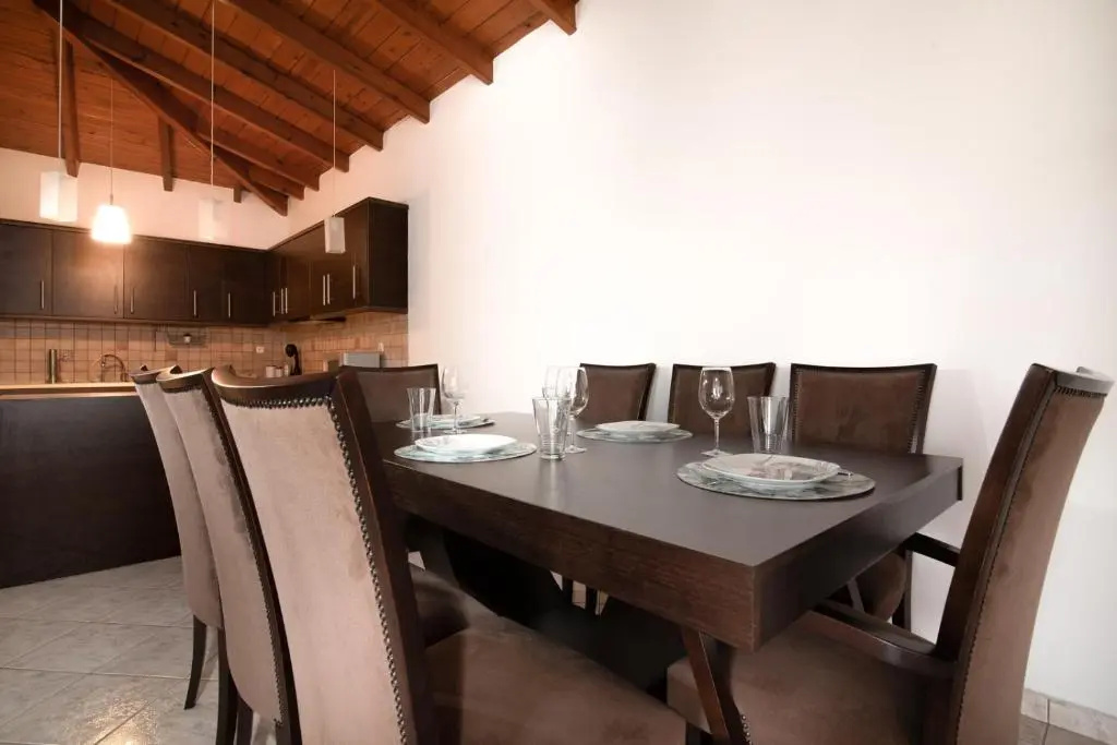 MTC-NS Apartments by the Airport