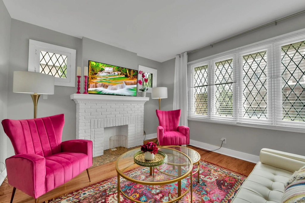 Stunning Apartment near Palmer Park/Free Parking