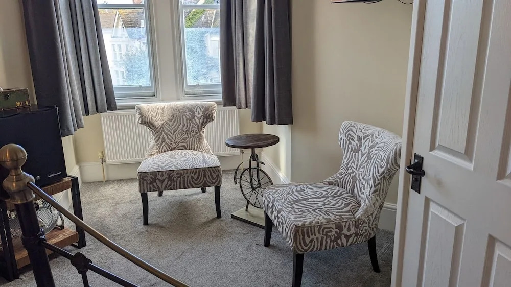 Oaklands Guest House