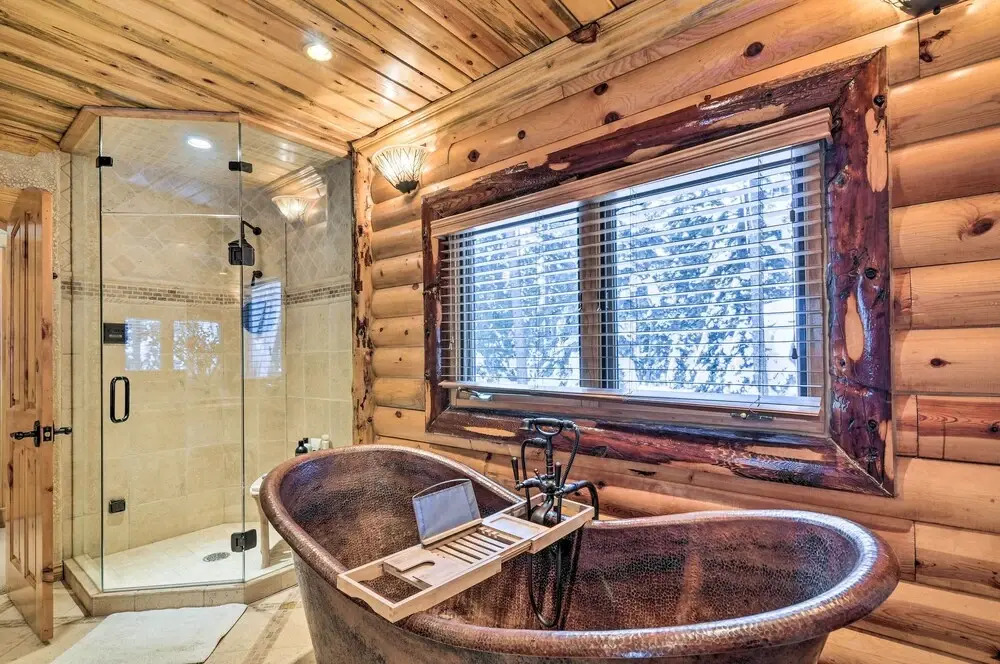 Delightful Duck Creek Village Cabin w/ Deck