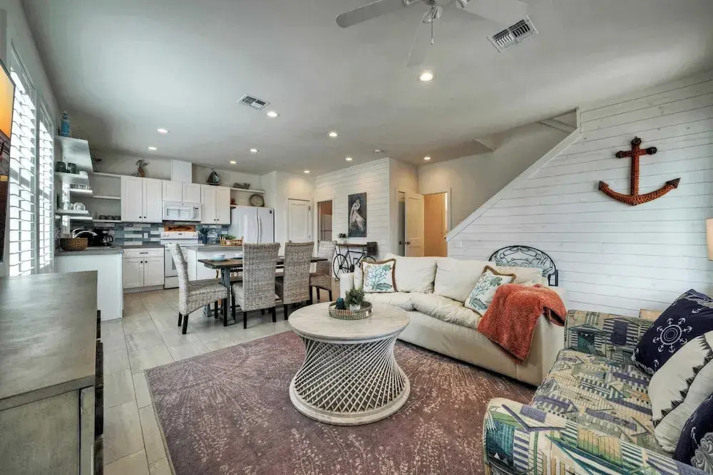 Sleeps 20 2 Homes in Mercer Village w/ Pool Heart of Old Town, Walkable