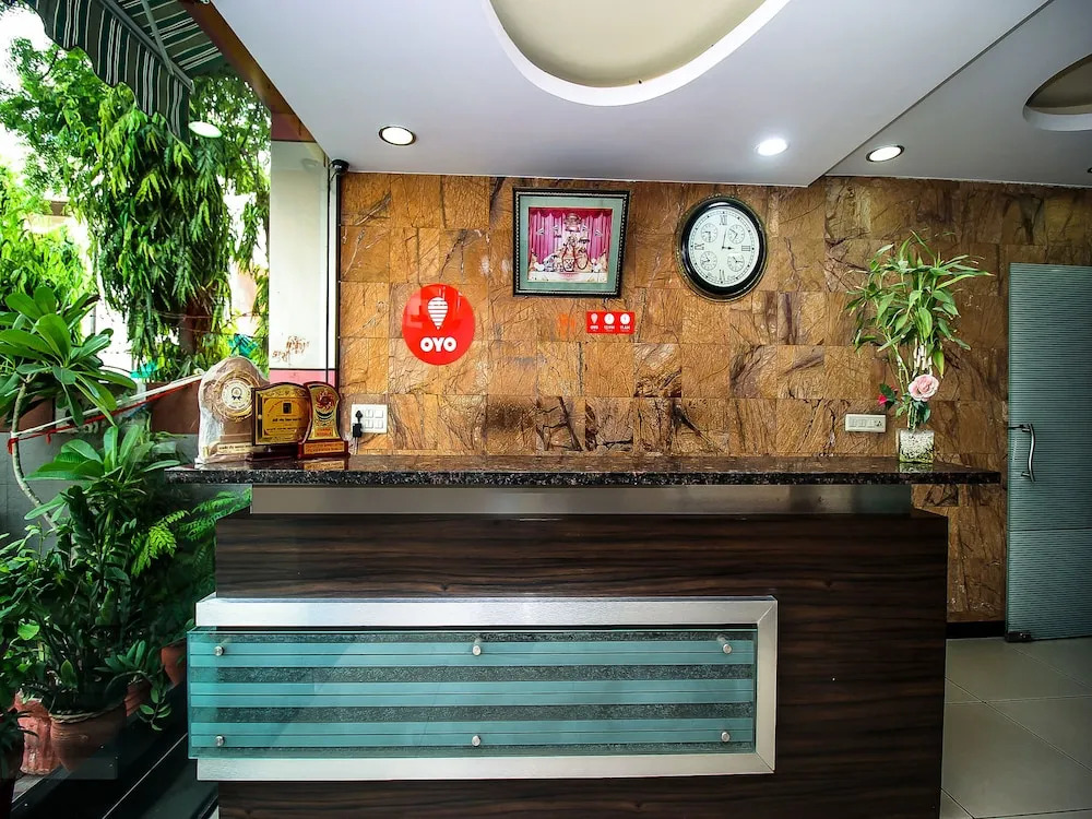 OYO 16382 Hotel Sinjara