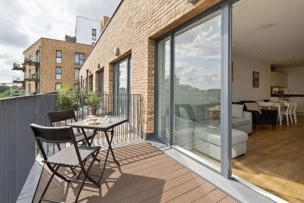 Modern 1bed W/balcony in Bromley, 7mins to Tube